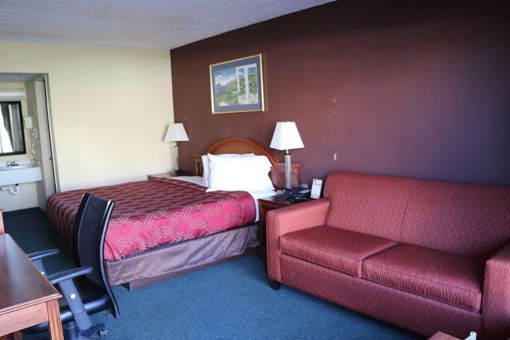 Red Roof Inn Walton - Ричвуд Екстер'єр фото